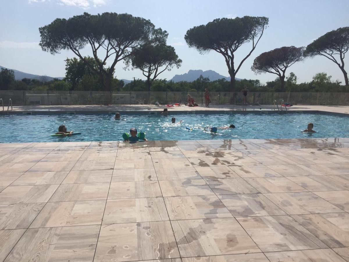 Appartement Neuf Moderne Avec Piscine Puget-sur Argens Exterior photo